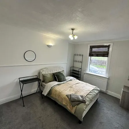 Comfortable With Free Parking Cleator
